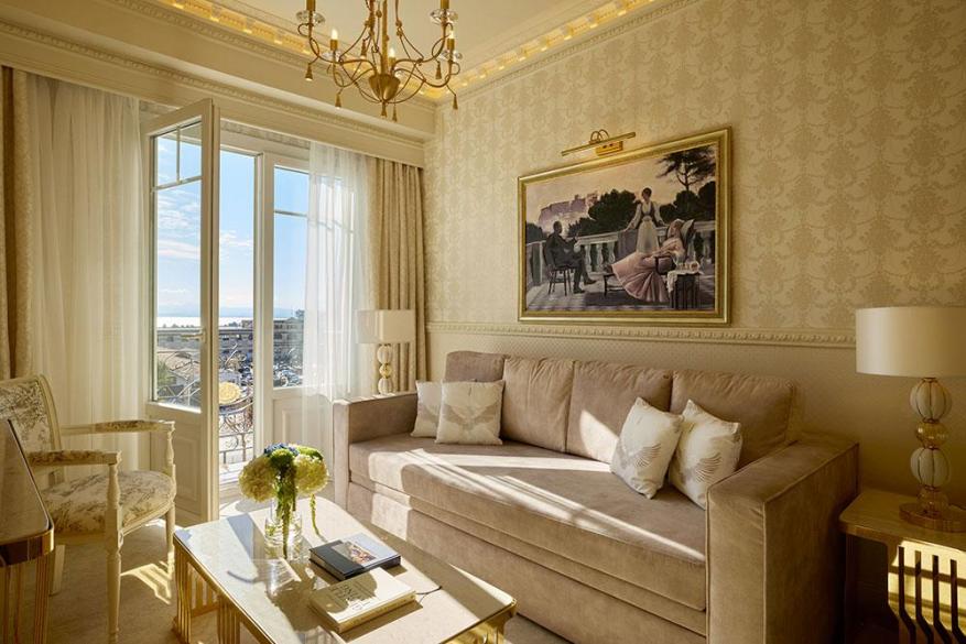 Πίνακας με κορνίζα και επιζωγάφιση Mediterranean Palace Θεσσαλονίκη