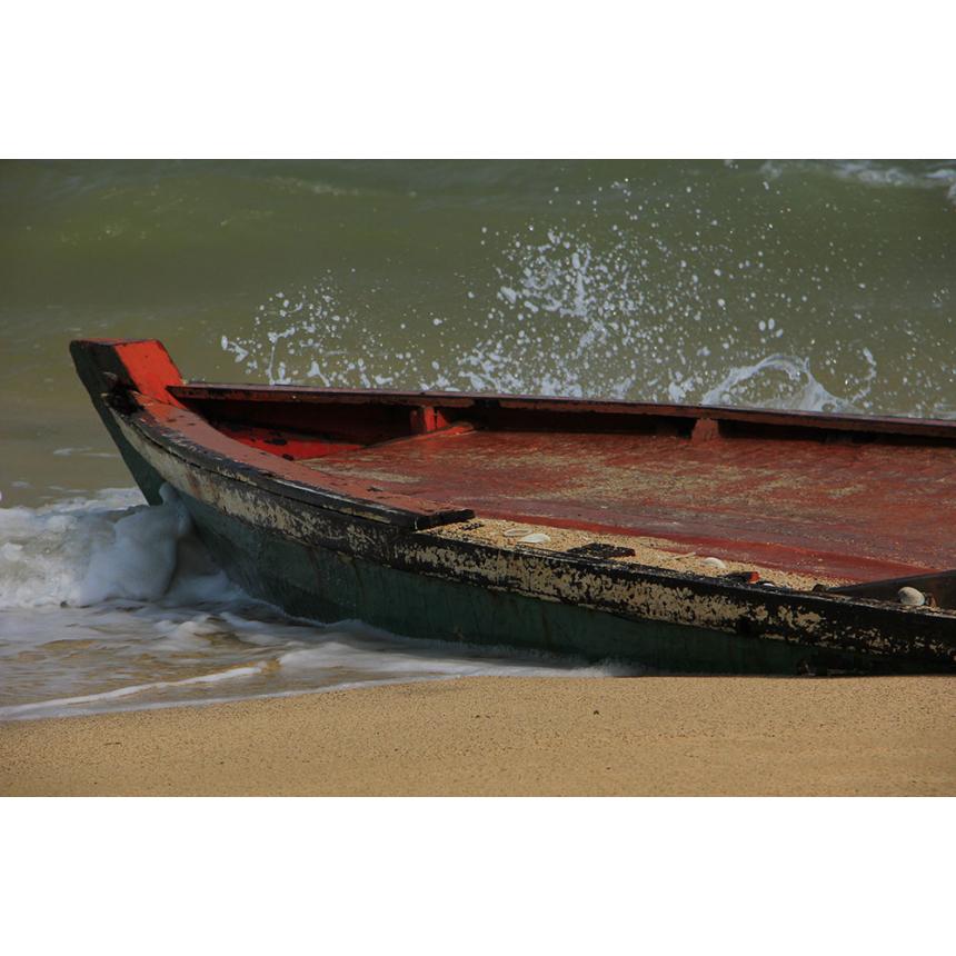 Πίνακας Κόκκινη βάρκα στην άμμο